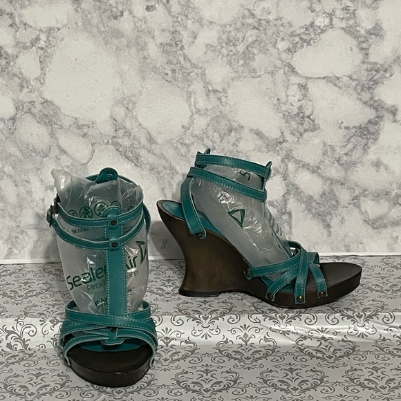 Made in Mexico wedges , size 7 - Picture 3 of 11